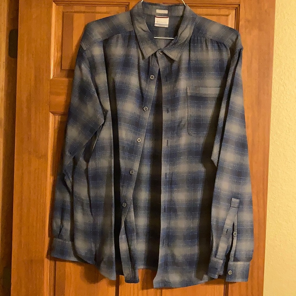 Men’s Columbia button down shirt XL